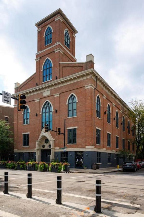 Soaring 2-Bedroom Parkside Loft Walkable To It All Cincinnati Exterior photo